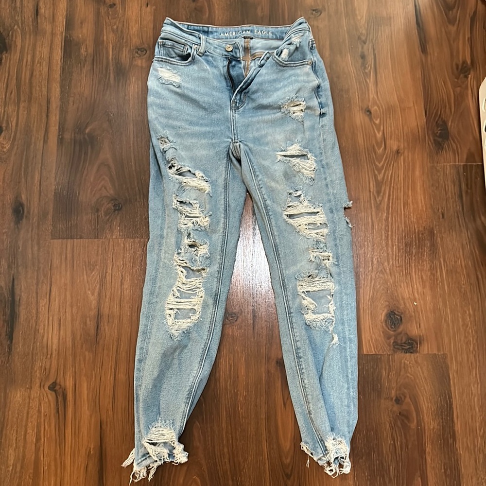 Blue American Eagle distressed mom jeans